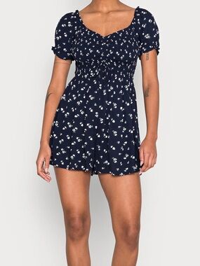 Hollister Navy Floral Smocked Puff Sleeve Romper Size Small 💛